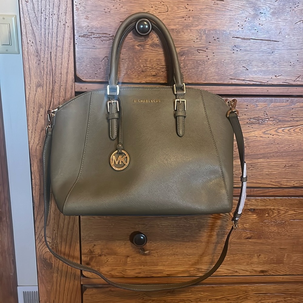 Michael Kors purse and wallet - like new - in great condition- green